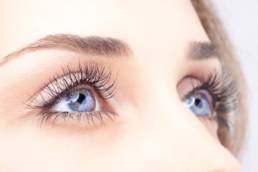 Teintures des Cils et des Sourcils, rehaussement et extensions à Genève